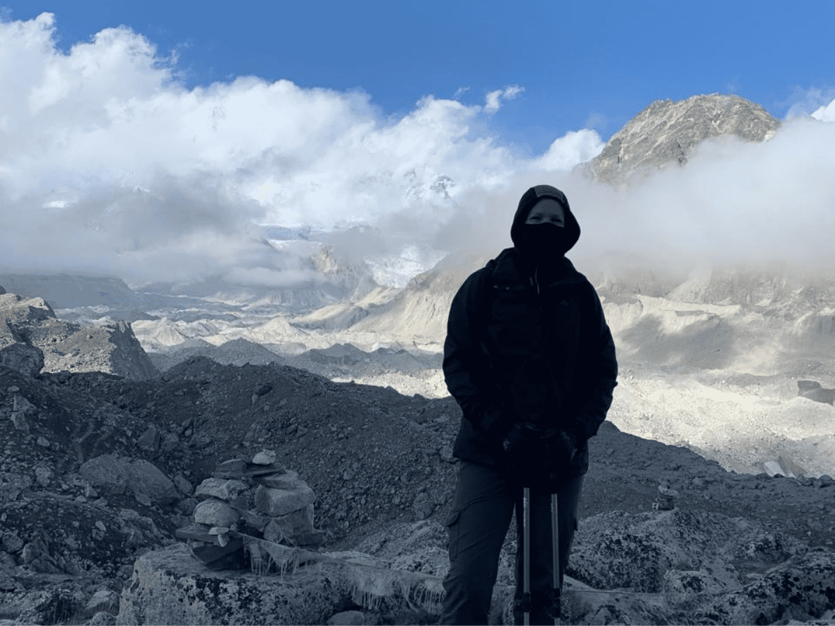 Hiking towards Fifth Lake