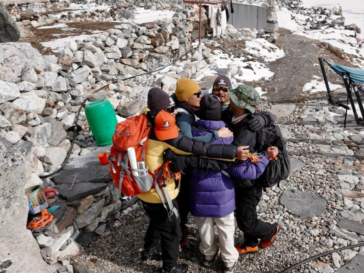 Mount Face Nepal Team Supporting Sick Client