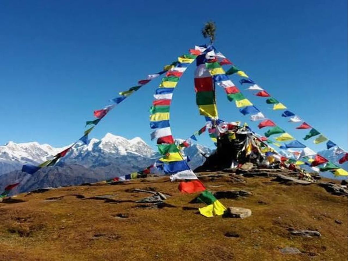 Prayer flag at Pikey Peak