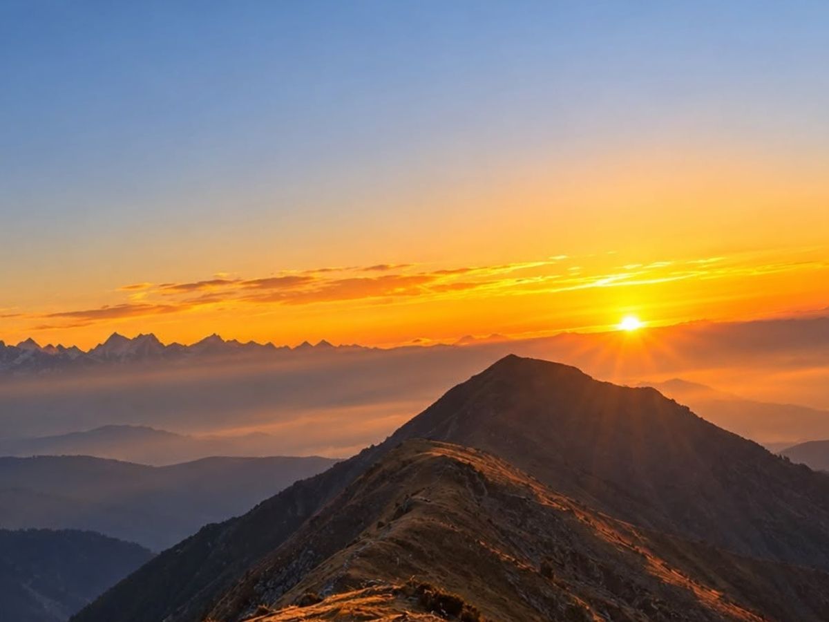 Sunrise View From Pikey Peak Trek
