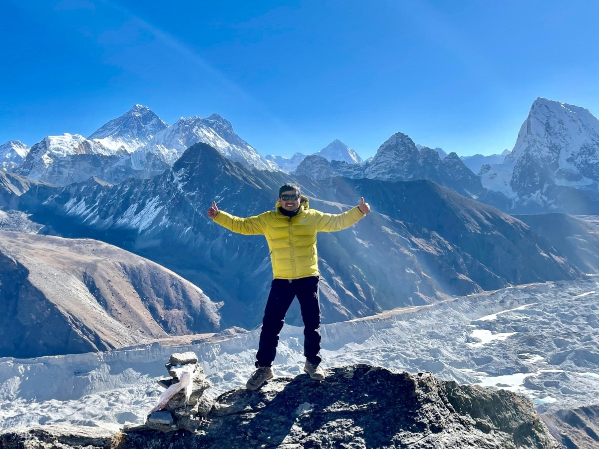 Mount Everest, Lhotse and Makalu 