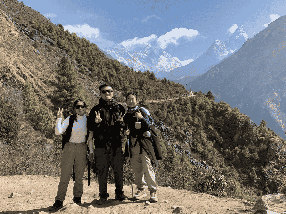 Everest Base Camp Trekking with Chola Pass 