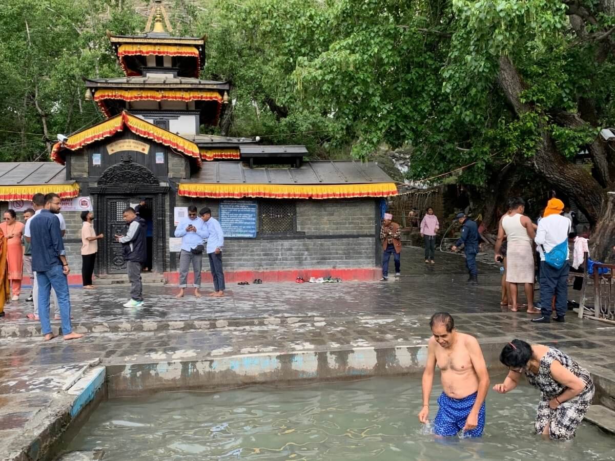 sacred-pond-at-muktinath
