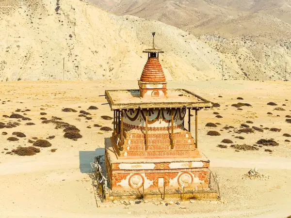 Chhorten En Route Lo Manthang