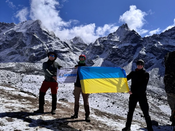Everest Three Pass Trekking Chola